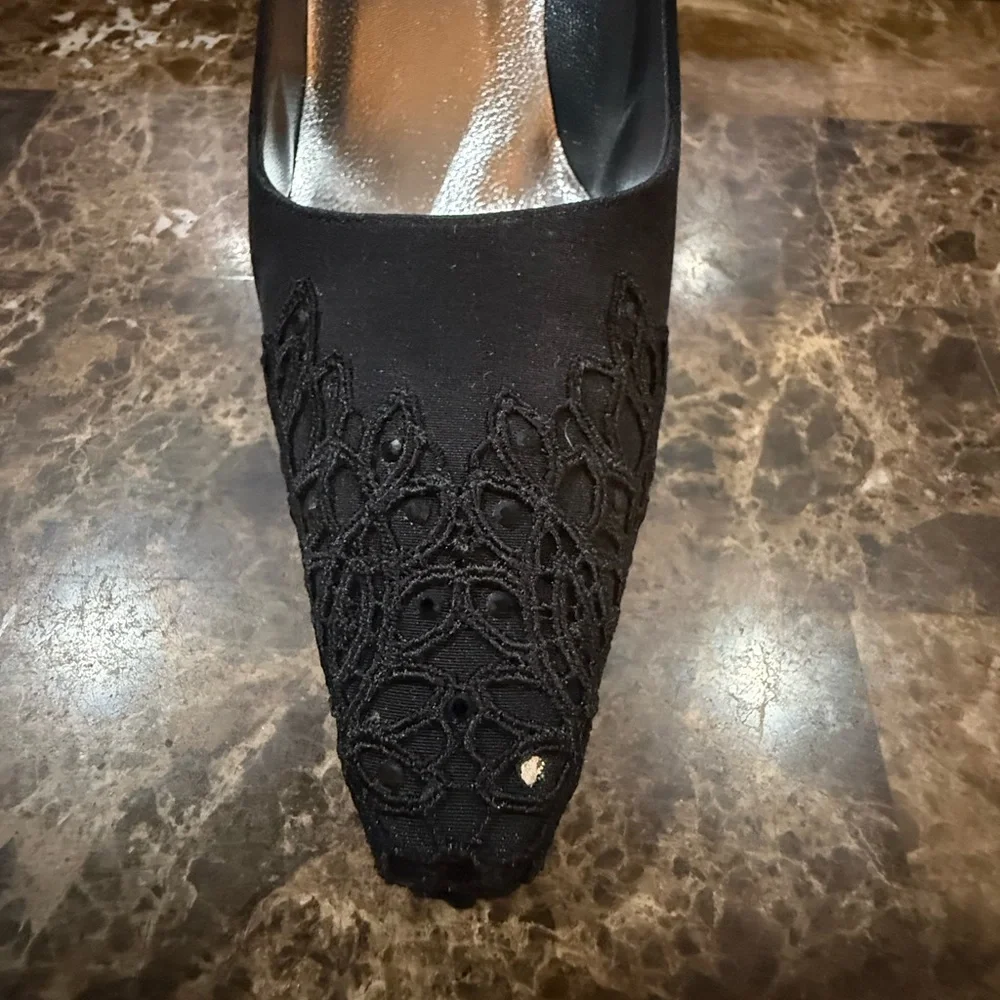 Stuart Weitzman. Canvas Crystal Embellishments Pumps. Black Satin. Size 7.